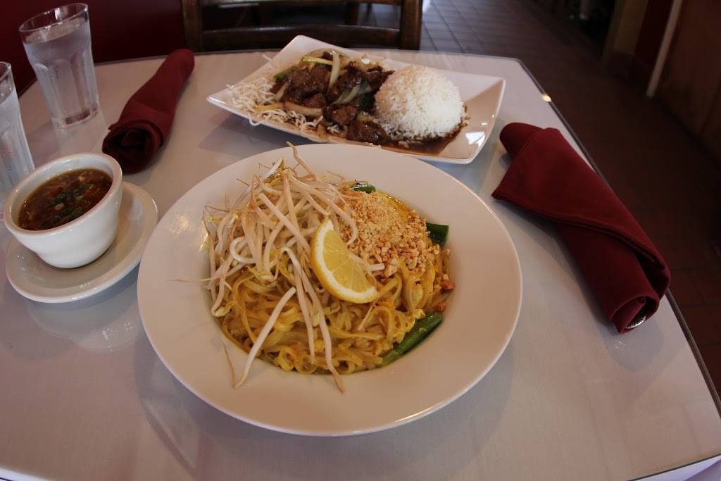 Haangs Bistro | restaurant | 225 E Walled Lake Dr, Walled Lake, MI 48390, USA | 2489261100 OR +1 248-926-1100