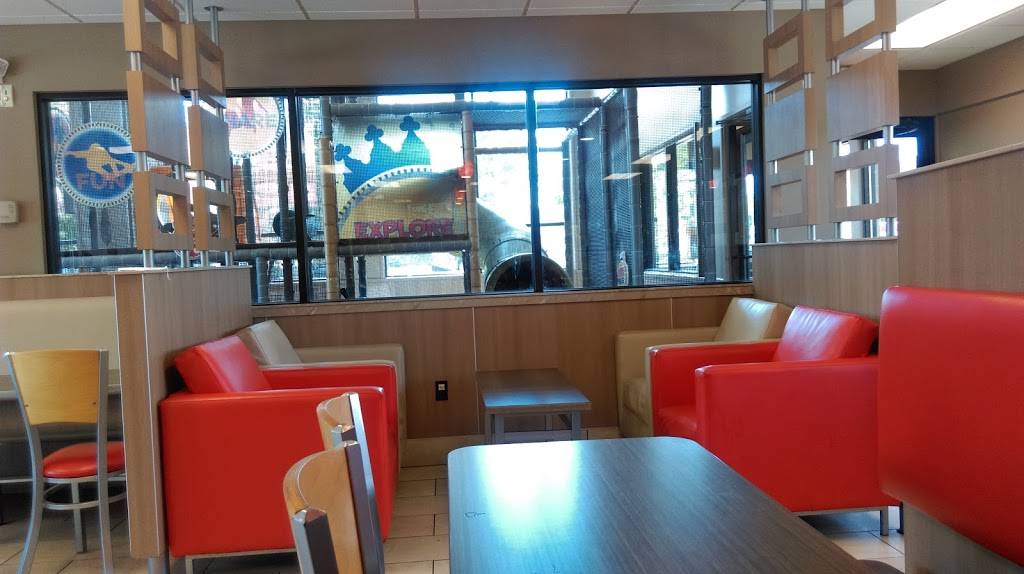 Burger King | restaurant | 983 E Main St, Ravenna, OH 44266, USA | 3302964958 OR +1 330-296-4958