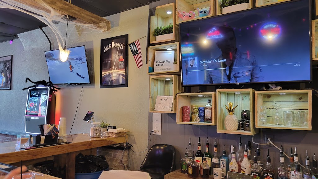 Pineys Pub & Grub LLC | restaurant | 304 Main St, Warsaw, IL 62379, USA | 2175051031 OR +1 217-505-1031