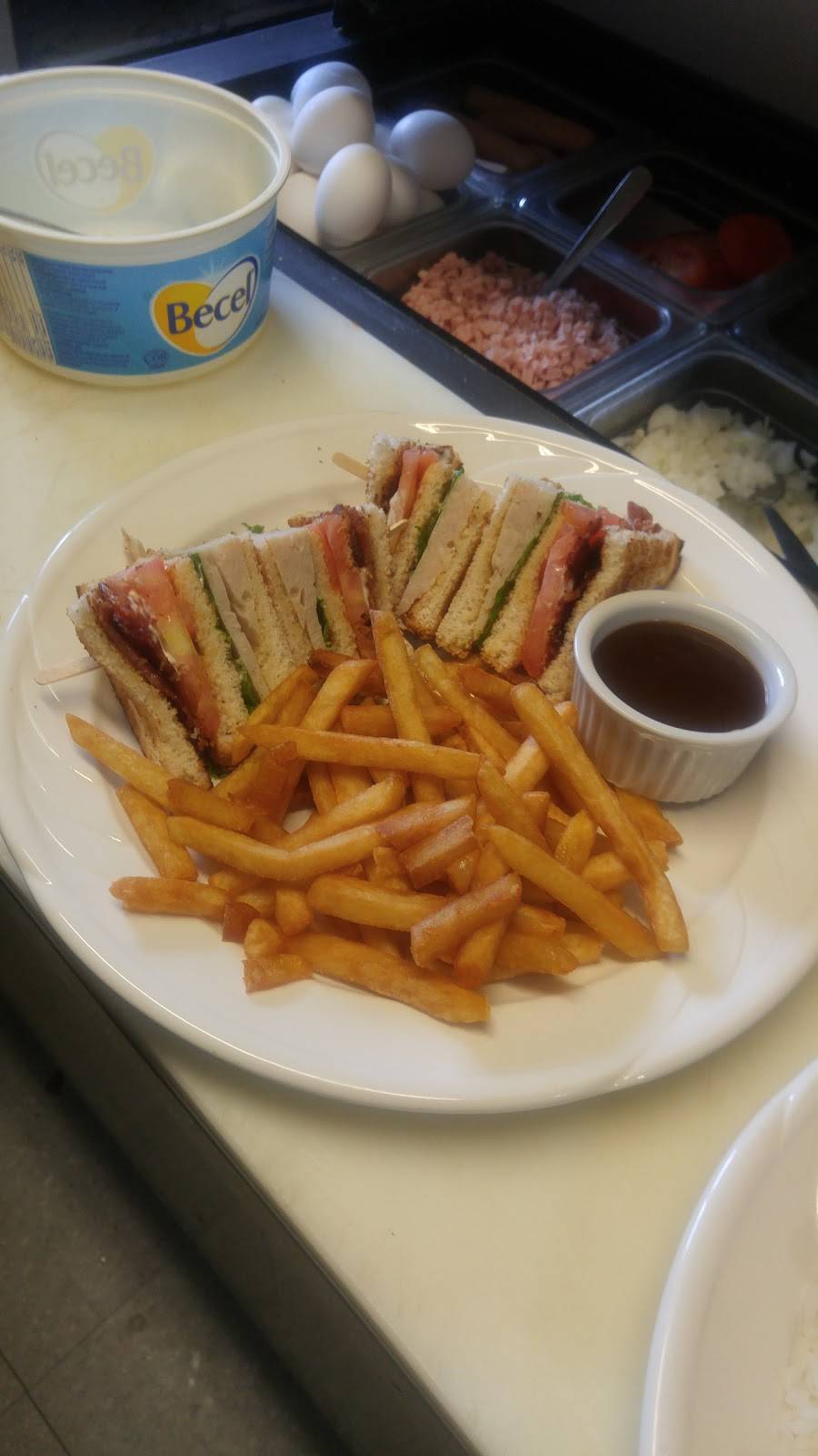 H&S Restaurant & Gas Bar | restaurant | 78 Lone Pine Rd, Port Severn, ON L0K 1S0, Canada | 7055382941 OR +1 705-538-2941