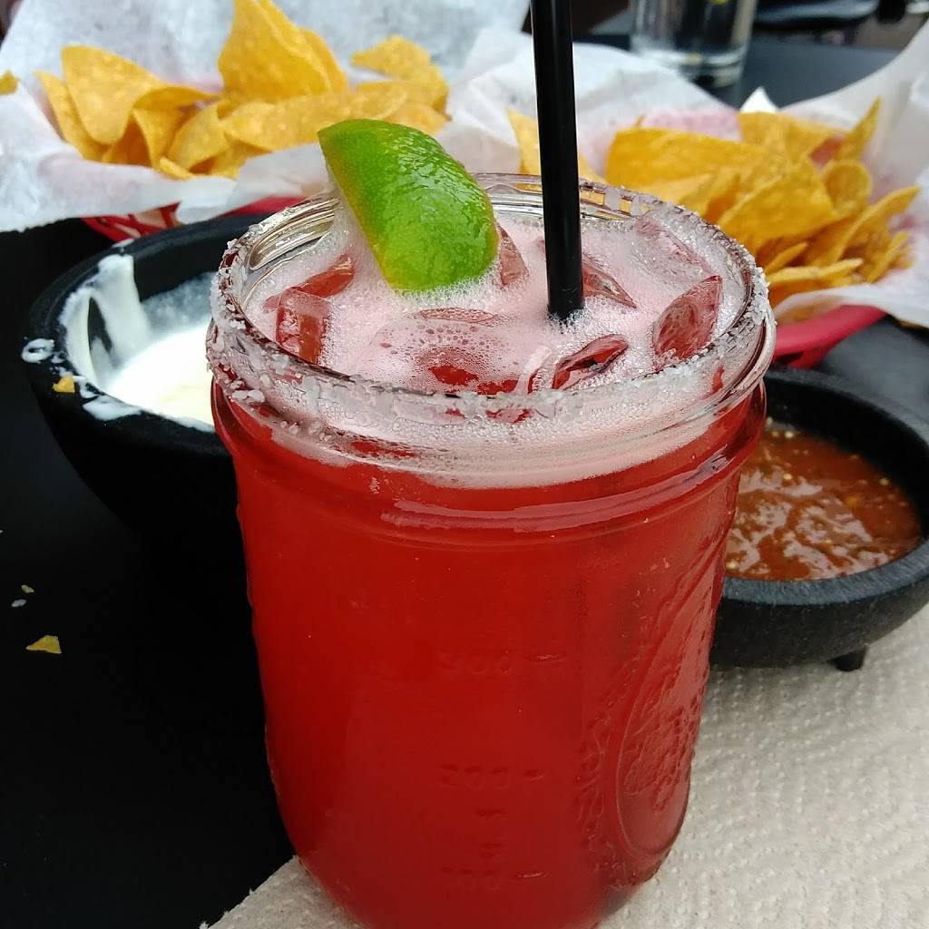 Barrio Lakewood | restaurant | 15527 Madison Ave, Lakewood, OH 44107, USA | 2162267714 OR +1 216-226-7714