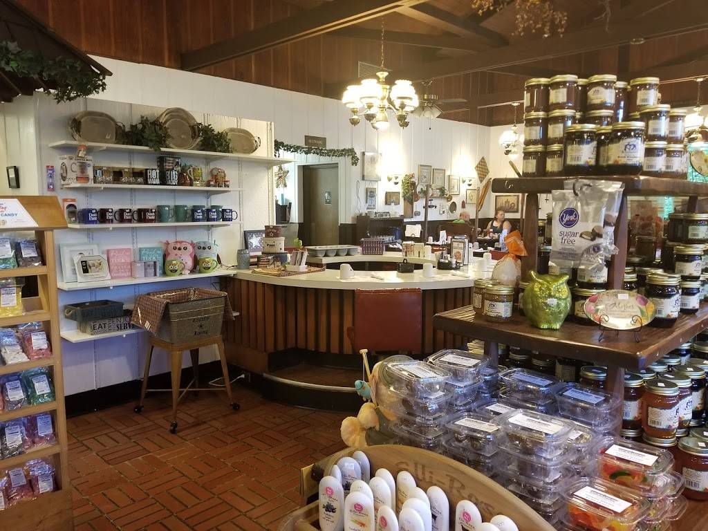 Dutch Pantry | restaurant | 1349 Highland Ave, Williamstown, WV 26187, USA | 3043757757 OR +1 304-375-7757