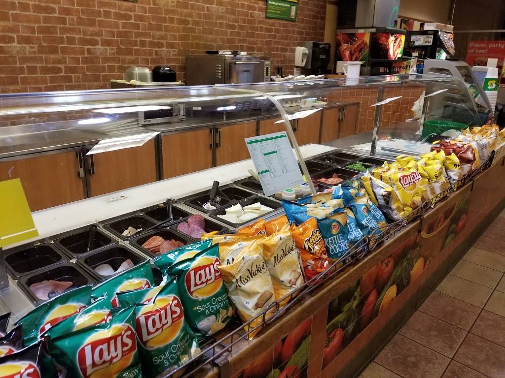 Subway | restaurant | 756 S Gilbert Rd Suite 102, Gilbert, AZ 85296, USA | 4808924910 OR +1 480-892-4910