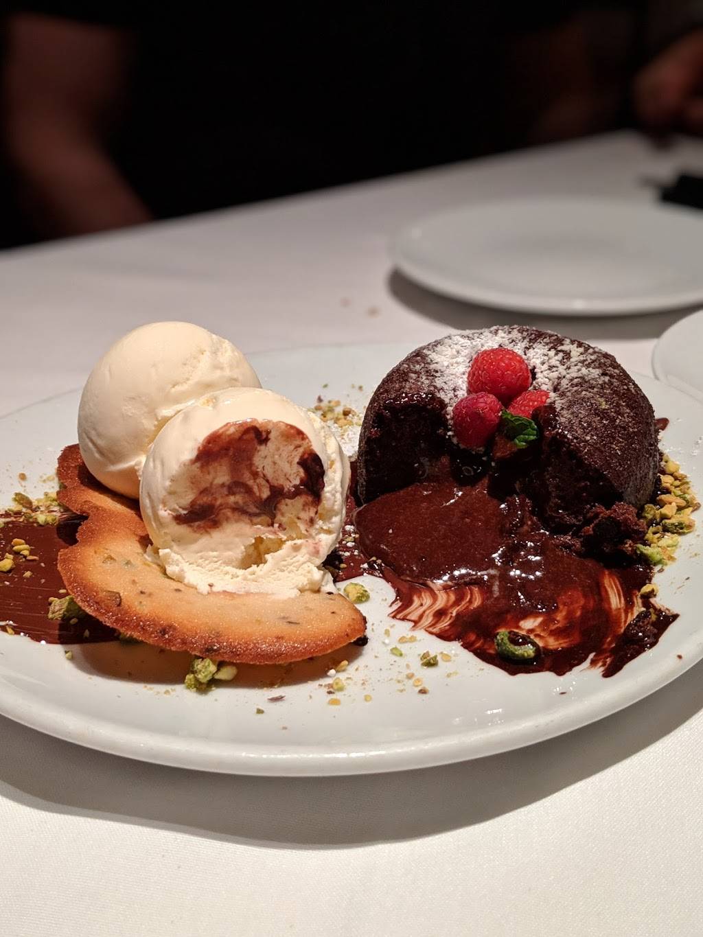 Flemings Prime Steakhouse & Wine Bar | restaurant | 17400 Haggerty Rd, Livonia, MI 48152, USA | 7345429463 OR +1 734-542-9463