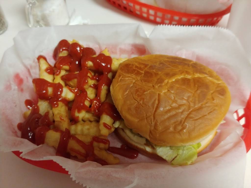 Chriss Drive In | restaurant | Siler City, NC 27344, USA | 9196632333 OR +1 919-663-2333