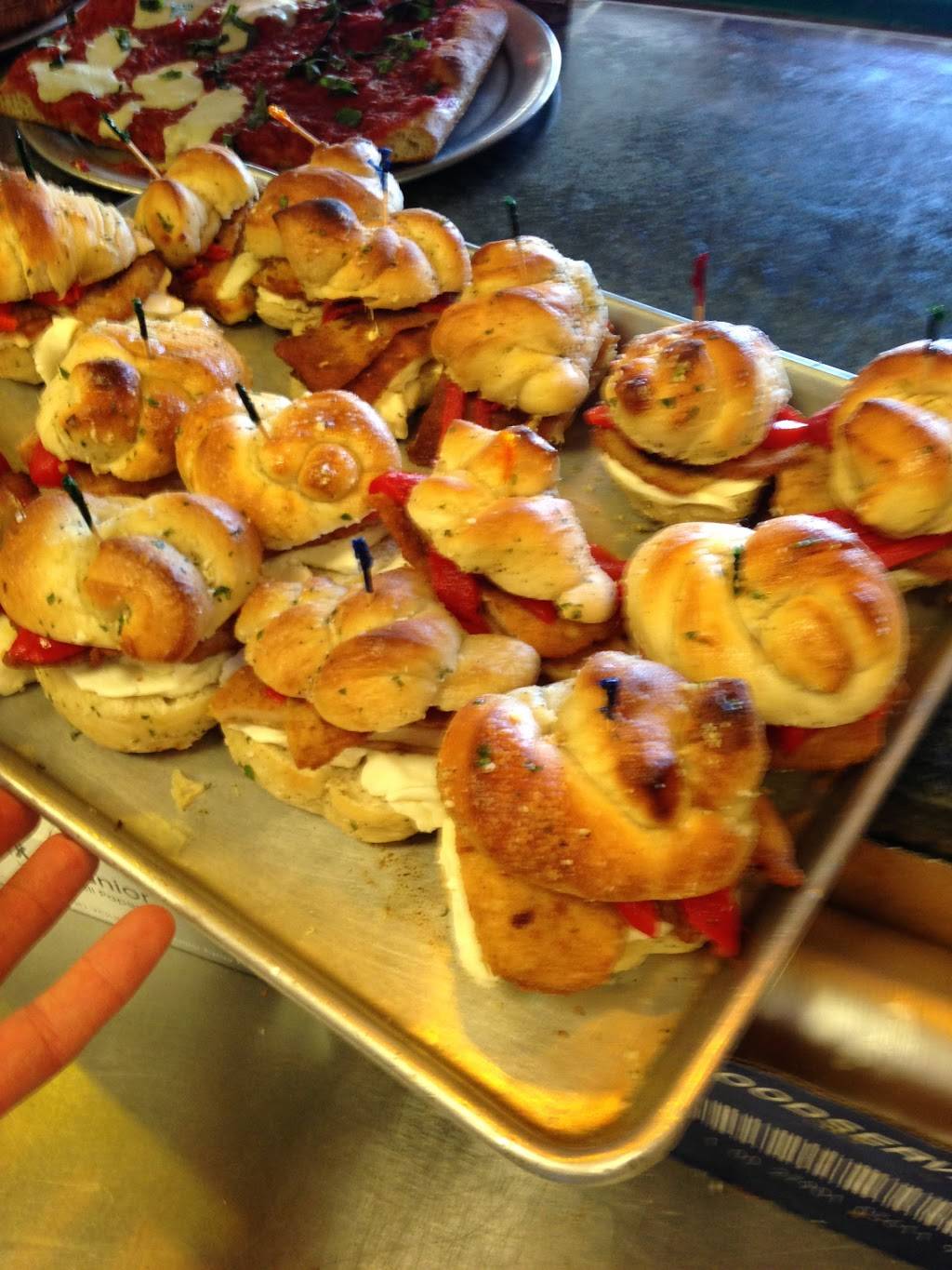 ITALIA Brick Oven Pizzeria and Restaurant | restaurant | 1010 Broadway, Thornwood, NY 10594, USA | 9147419111 OR +1 914-741-9111