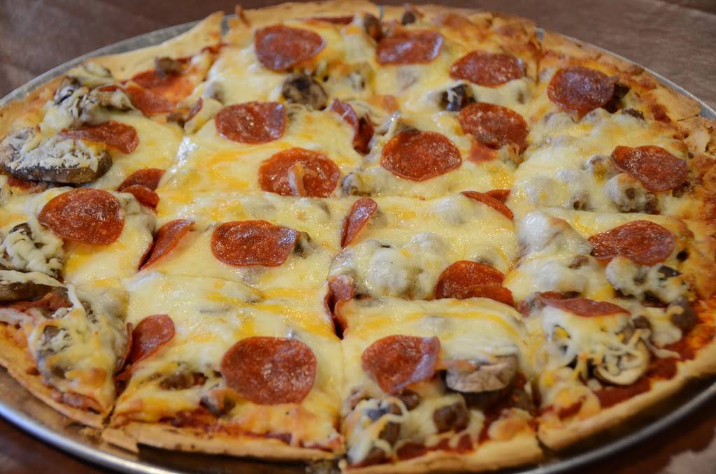 Ethels Pub & Grill | restaurant | 300 N Main St, Brillion, WI 54110, USA | 9205242169 OR +1 920-524-2169