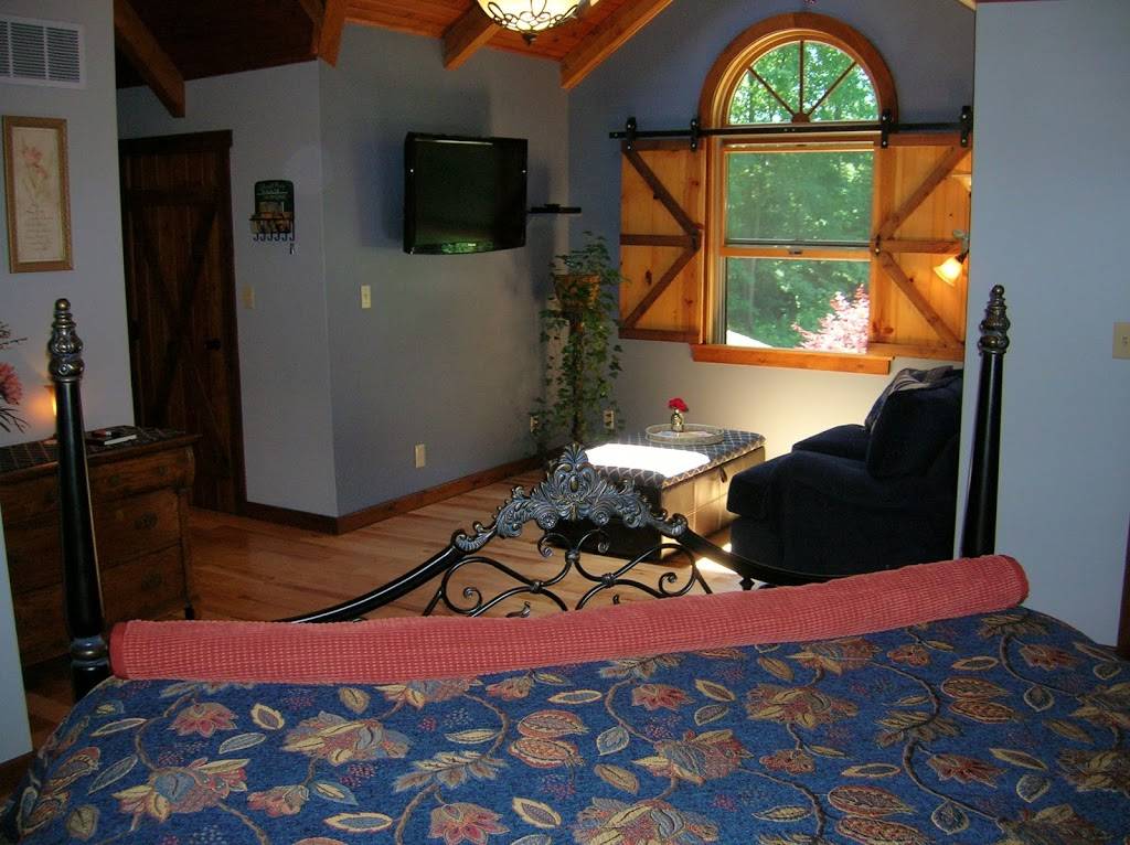 Mary Helens Bed, Breakfast & Fine Dining | restaurant | 13296 N Coonhunters Rd, Batesville, IN 47006, USA | 8129343468 OR +1 812-934-3468