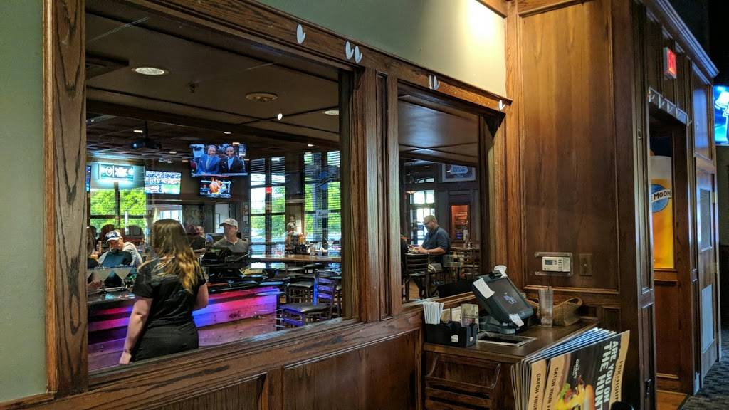 Fox & Hound | restaurant | 6565 Towne Center Xing, Southaven, MS 38671, USA | 6625362200 OR +1 662-536-2200