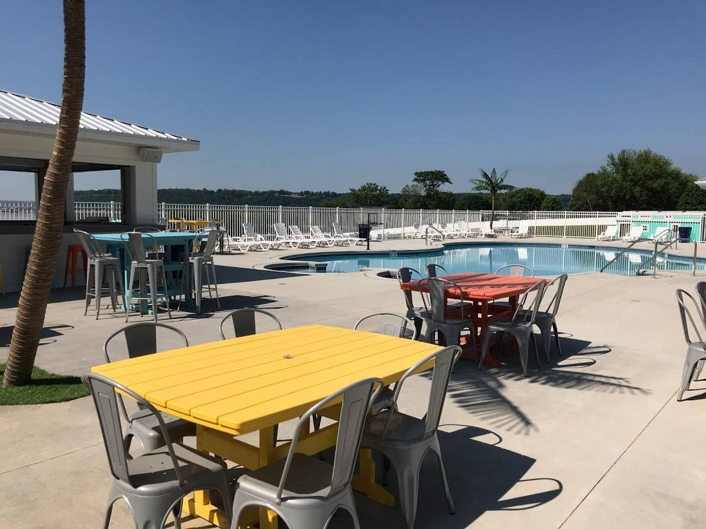 Coconut Cove Resort | restaurant | 1549 Bluff Rd, Hazel Green, WI 53811, USA | 6087485480 OR +1 608-748-5480