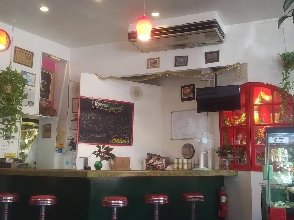 Onions Cafe | restaurant | 340 N Queen St, Lancaster, PA 17603, USA | 7173968777 OR +1 717-396-8777