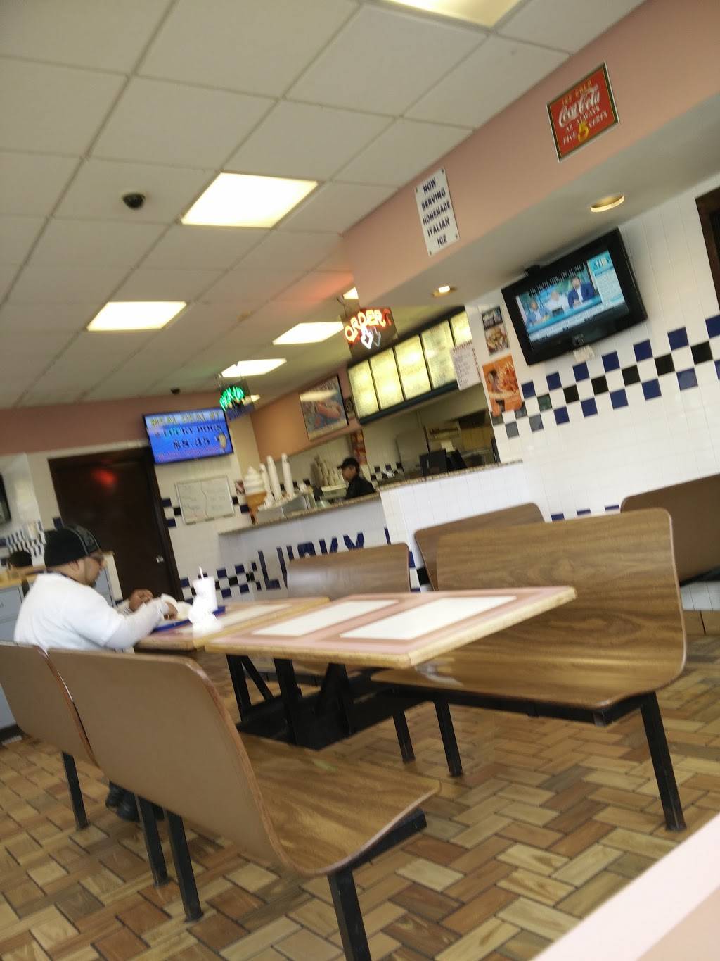 Lucky Dog Hot Dog | restaurant | 1819 W Lake St, Melrose Park, IL 60160, USA | 7083455365 OR +1 708-345-5365