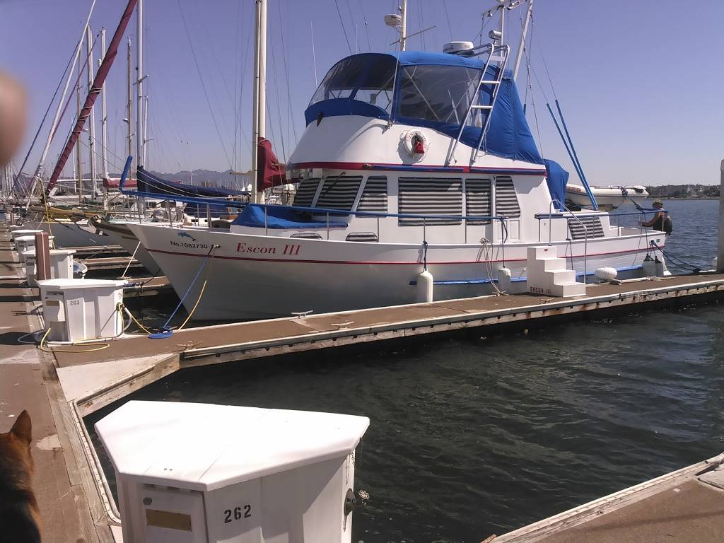 Tahoe Keys Marina & Yacht Club | restaurant | 2435 Venice Dr E, South Lake Tahoe, CA 96150, USA | 5305412155 OR +1 530-541-2155