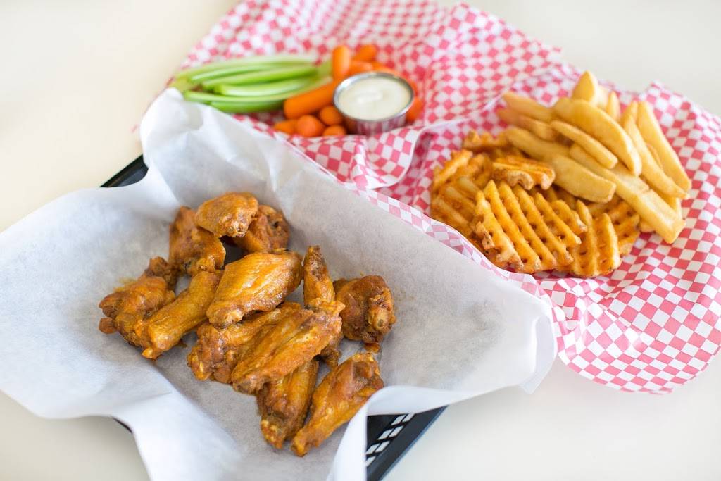 CDs Wings | restaurant | 7685 W 88th Ave, Westminster, CO 80005, USA | 3034677700 OR +1 303-467-7700
