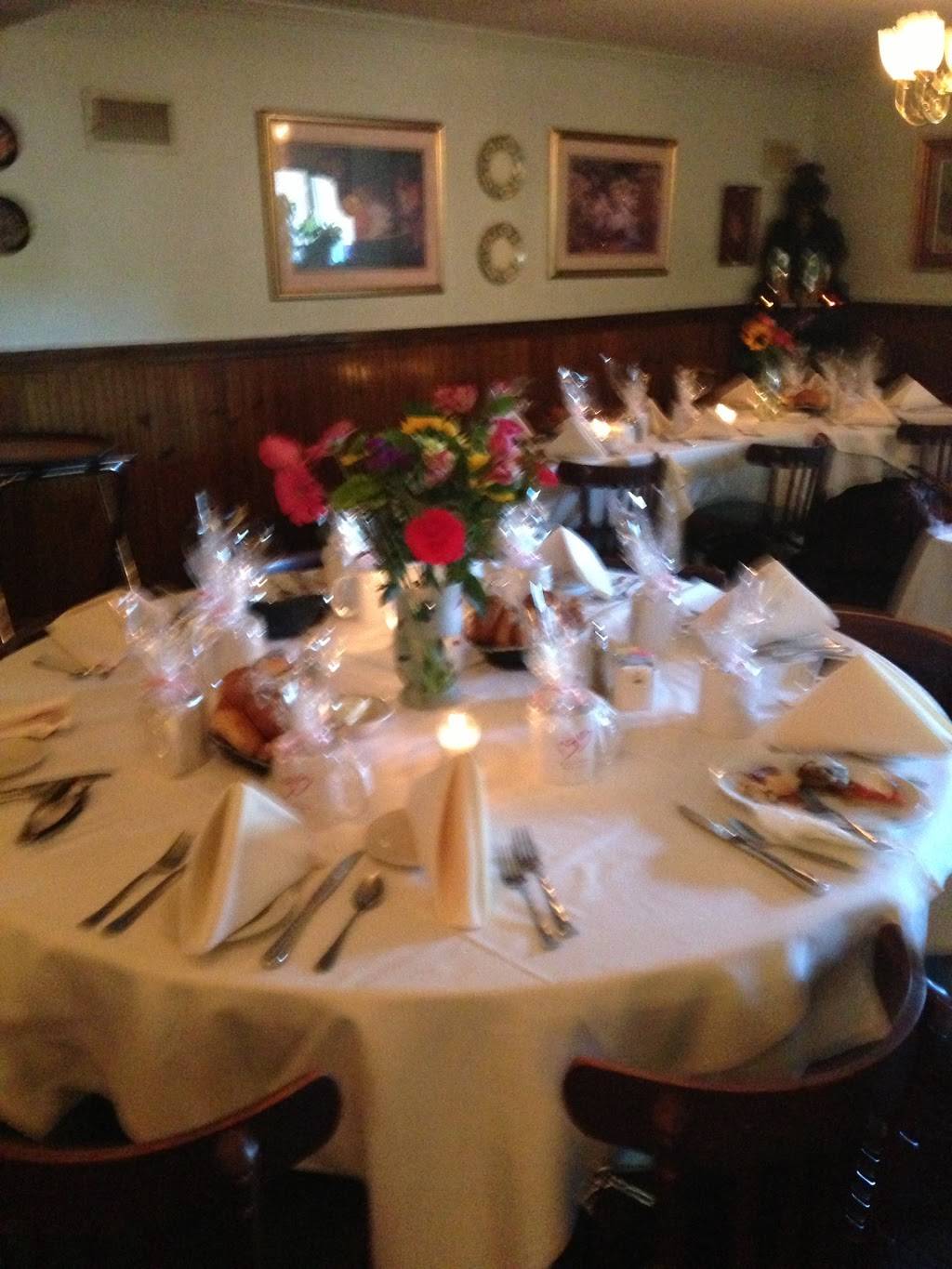 Russells | restaurant | 1918 Ash St, Scranton, PA 18510, USA | 5709618949 OR +1 570-961-8949