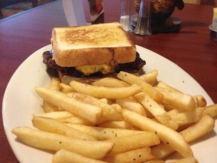 Farmstead Restaurant | restaurant | 142 S McCrary Rd, Columbus, MS 39702, USA | 6622408860 OR +1 662-240-8860