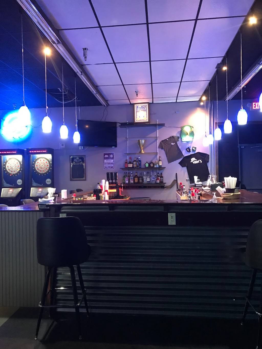 Vans Bar | restaurant | 1621 Ashville Rd, Leeds, AL 35094, USA | 2053523699 OR +1 205-352-3699