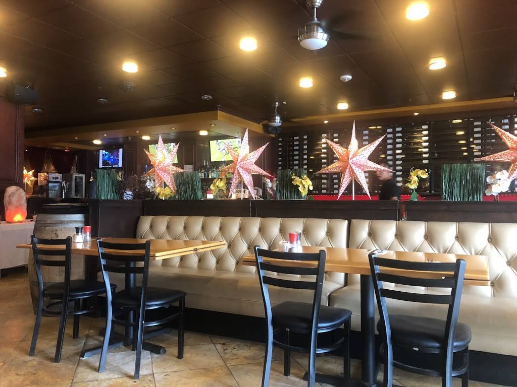 Coachs Mediterranean Grill & Bar | restaurant | 200 Main St #105, Huntington Beach, CA 92648, USA | 7149692233 OR +1 714-969-2233