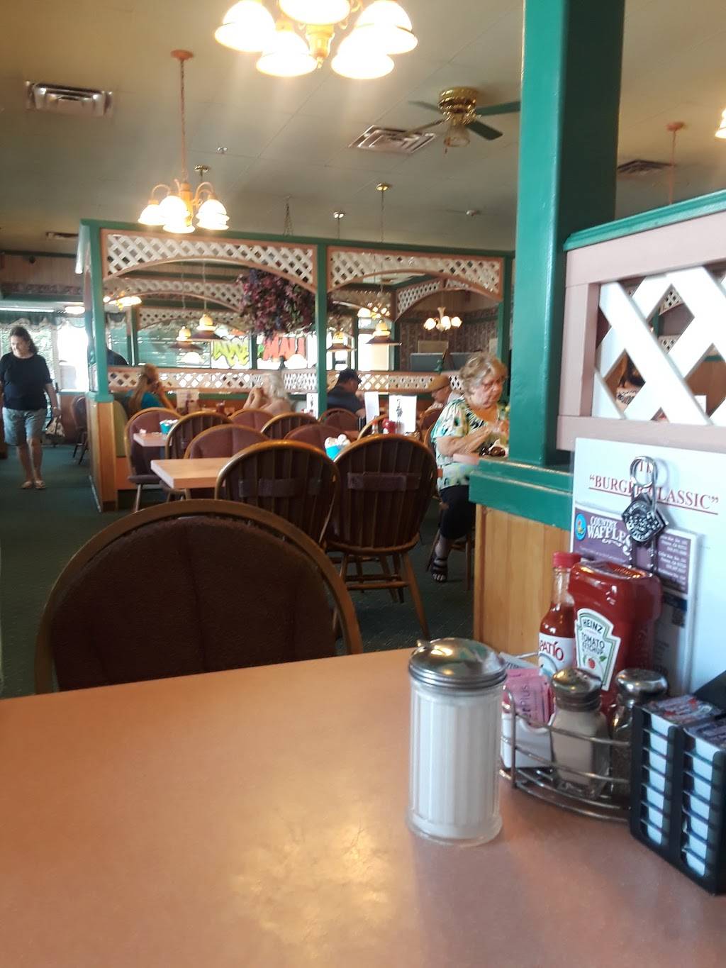 Country Waffles | restaurant | 7141 North Cedar Avenue # 102 # 102, Fresno, CA 93720, USA | 5592975217 OR +1 559-297-5217