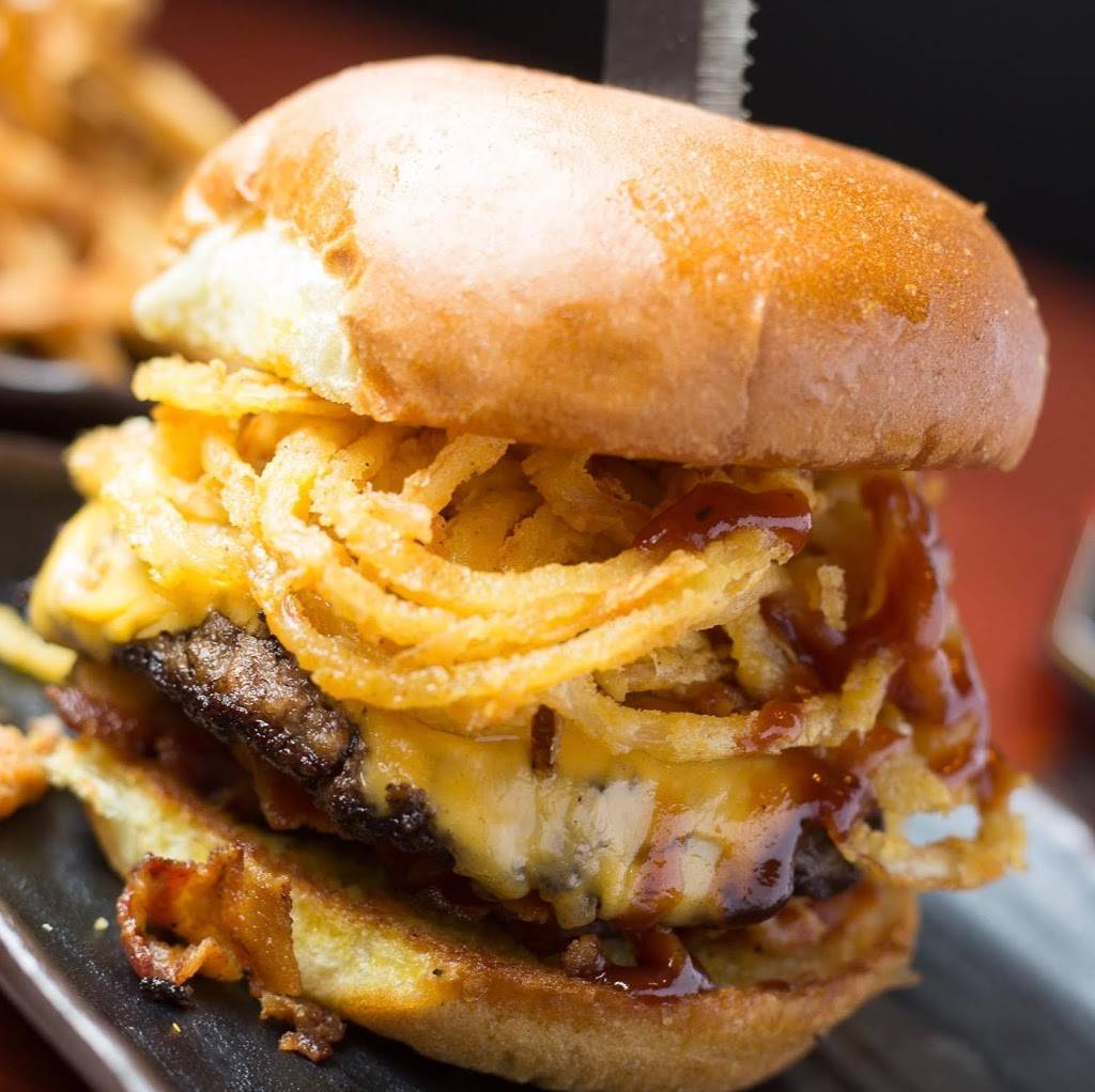 COACHES Burger Bar Poland | restaurant | 3032 Center Rd, Poland, OH 44514, USA | 3307074748 OR +1 330-707-4748