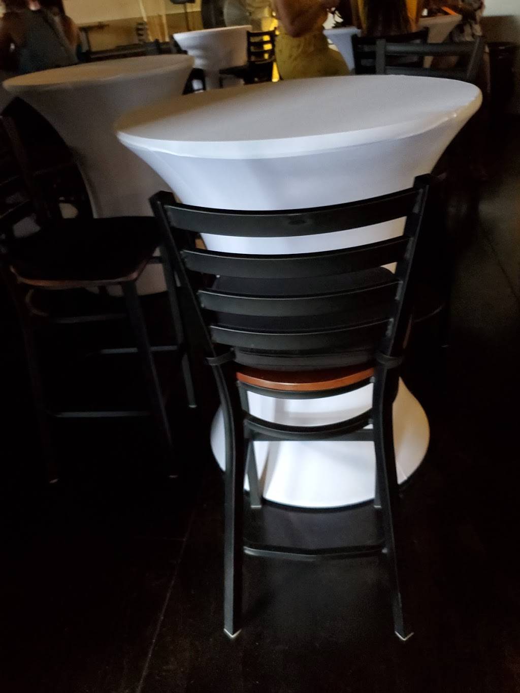 Charmz Kitchen | restaurant | 4838 183rd St, Country Club Hills, IL 60478, USA | 7737329960 OR +1 773-732-9960