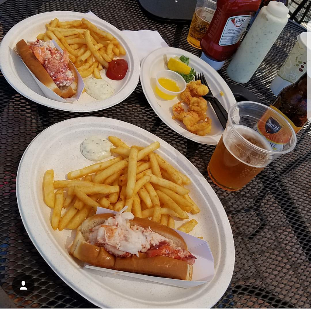 Lobster Boat Restaurant | restaurant | 273 Derry Rd, Litchfield, NH 03052, USA | 6038824988 OR +1 603-882-4988
