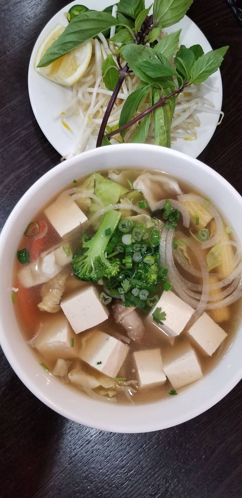 Bistro Viet house | restaurant | 181 Fremont Hub Courtyard, Fremont, CA 94538, USA | 5107423988 OR +1 510-742-3988