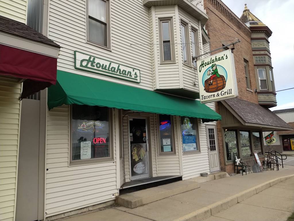 Houlahans Tavern & Grill | restaurant | 208 W Lincoln Hwy, Waterman, IL 60556, USA | 8152643333 OR +1 815-264-3333