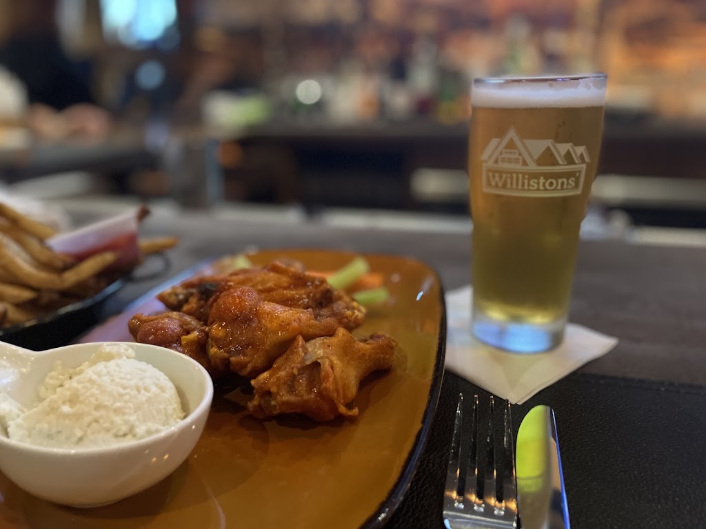 Willistons | restaurant | 17 Hillside Avenue, Williston Park, NY 11596, USA | 5164904877 OR +1 516-490-4877