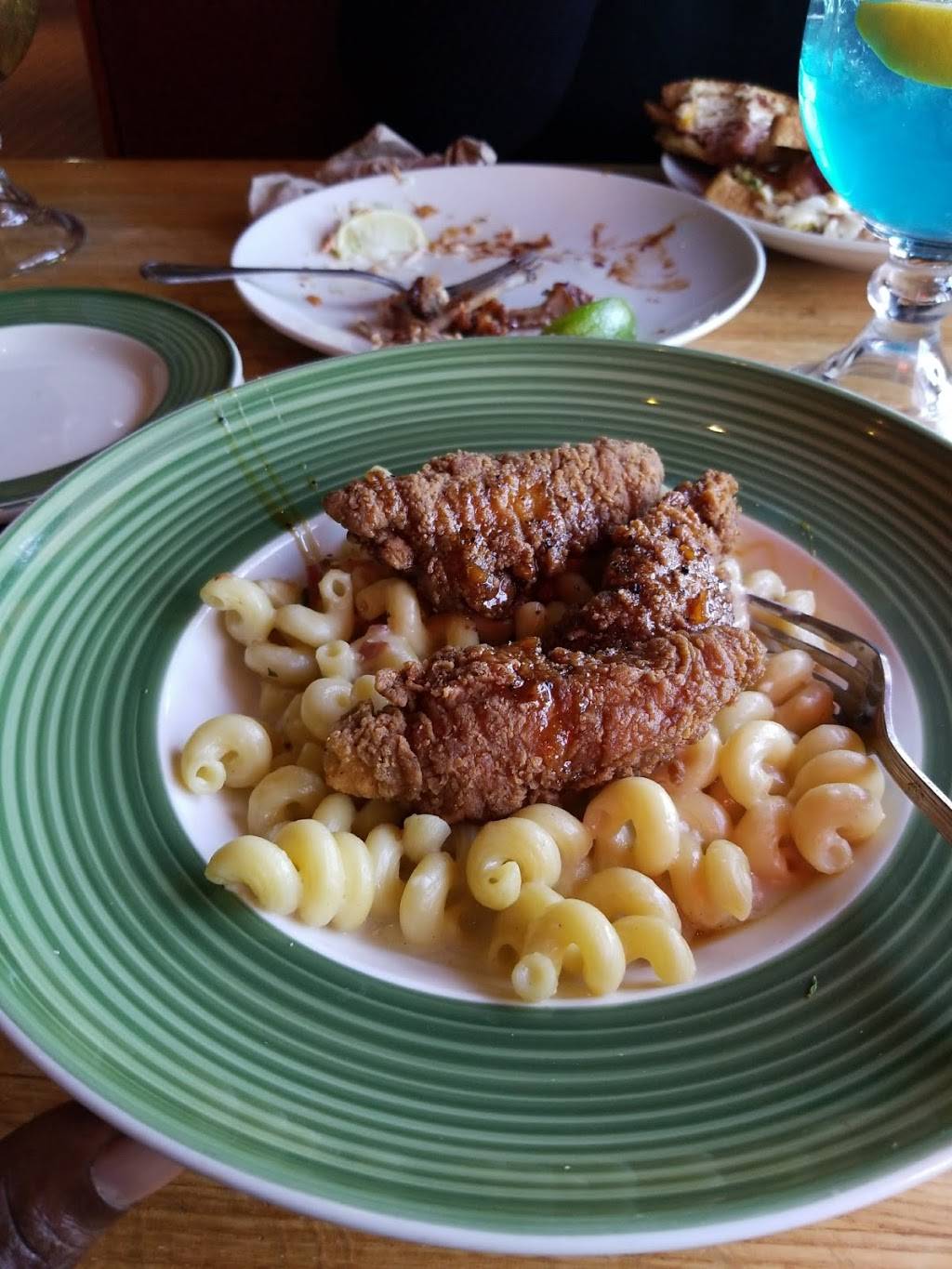 Applebees Grill + Bar | restaurant | 2 Executive Blvd, Yonkers, NY 10701, USA | 9145950601 OR +1 914-595-0601