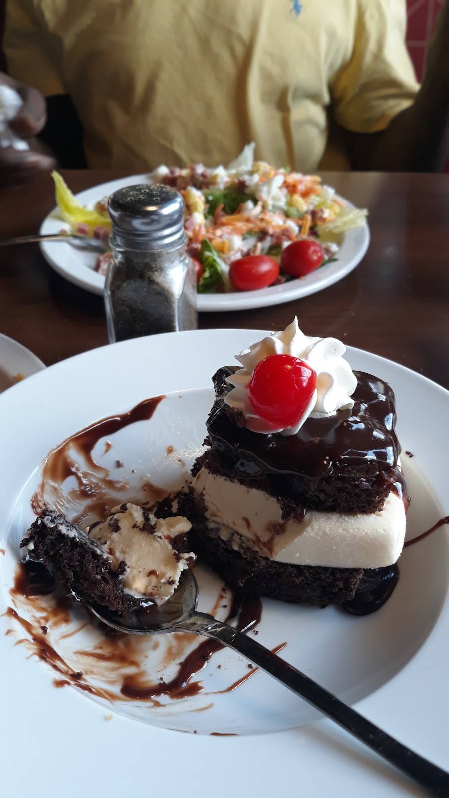 Shoneys Fultondale | restaurant | 1234 Boots Blvd, Fultondale, AL 35068, USA | 2055367700 OR +1 205-536-7700