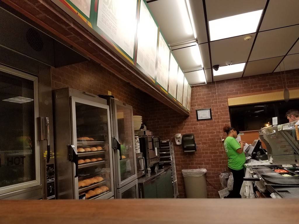 Subway | restaurant | 2868 Washtenaw Ave, Ypsilanti, MI 48197, USA | 7345724200 OR +1 734-572-4200