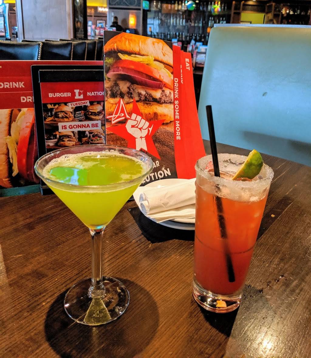 Bar Louie | night club | 4443 Lyons Rd suite d-101, Coconut Creek, FL 33073, USA | 9545435865 OR +1 954-543-5865