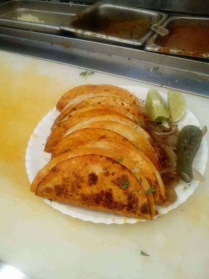 Taco Truck REY de REYES | restaurant | 110 Angelus St, Turlock, CA 95380, USA | 2092410866 OR +1 209-241-0866