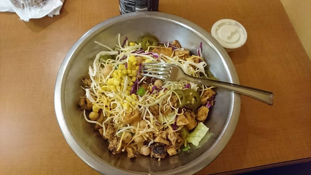 Salata | restaurant | Sundance Square, 520 Commerce St, Fort Worth, TX 76102, USA | 8178857720 OR +1 817-885-7720