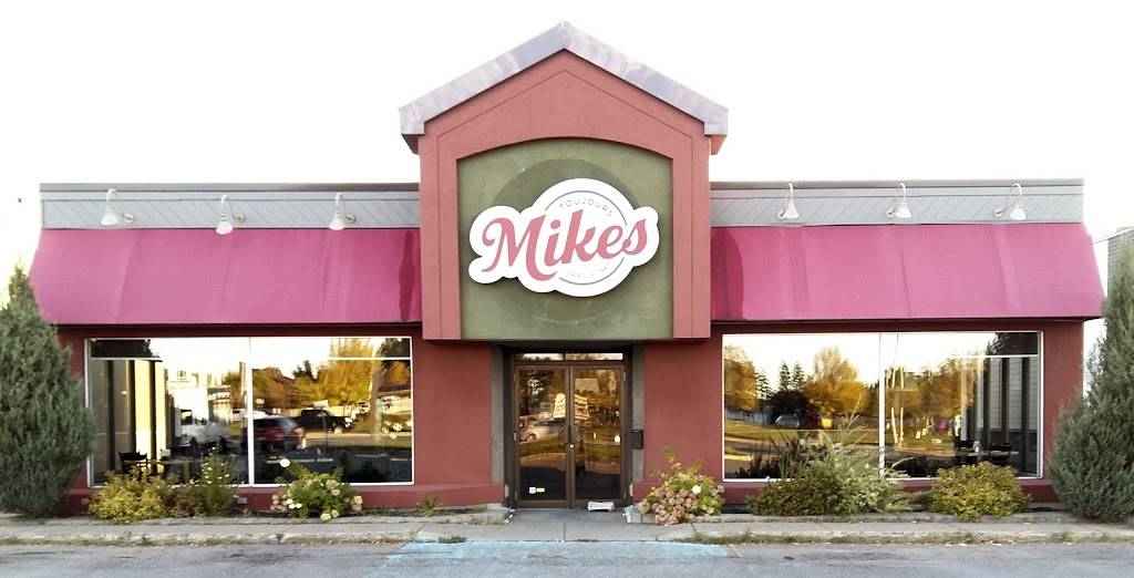 Mikes | restaurant | 3726 Boulevard des Forges, Trois-Rivières, QC G8Y 4R2, Canada | 8196933030 OR +1 819-693-3030