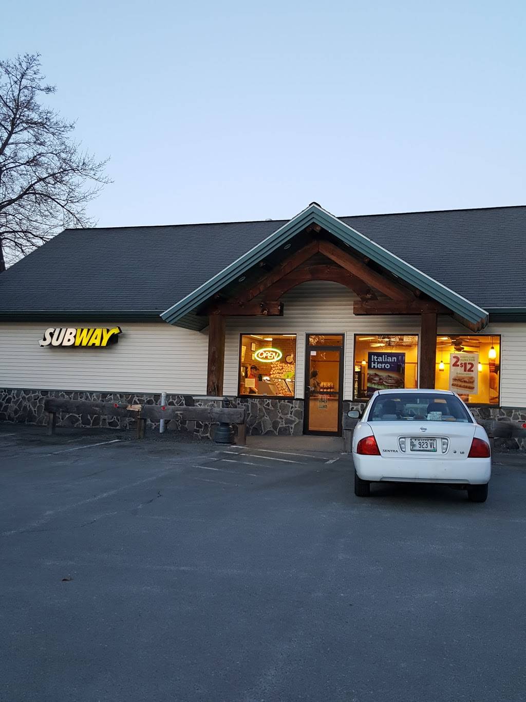 Subway Restaurants | restaurant | 615 Main St, Westbrook, ME 04092, USA | 2078543287 OR +1 207-854-3287