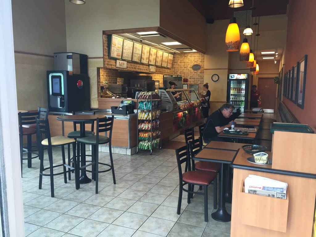 Restaurant SUBWAY | restaurant | 897 Boulevard Foucault, Saint-Charles-de-Drummond, QC J2C 1A8, Canada | 8194748111 OR +1 819-474-8111