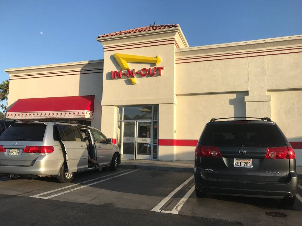 In-N-Out Burger | restaurant | 130 Calle Magdalena, Encinitas, CA 92024, USA | 8007861000 OR +1 800-786-1000