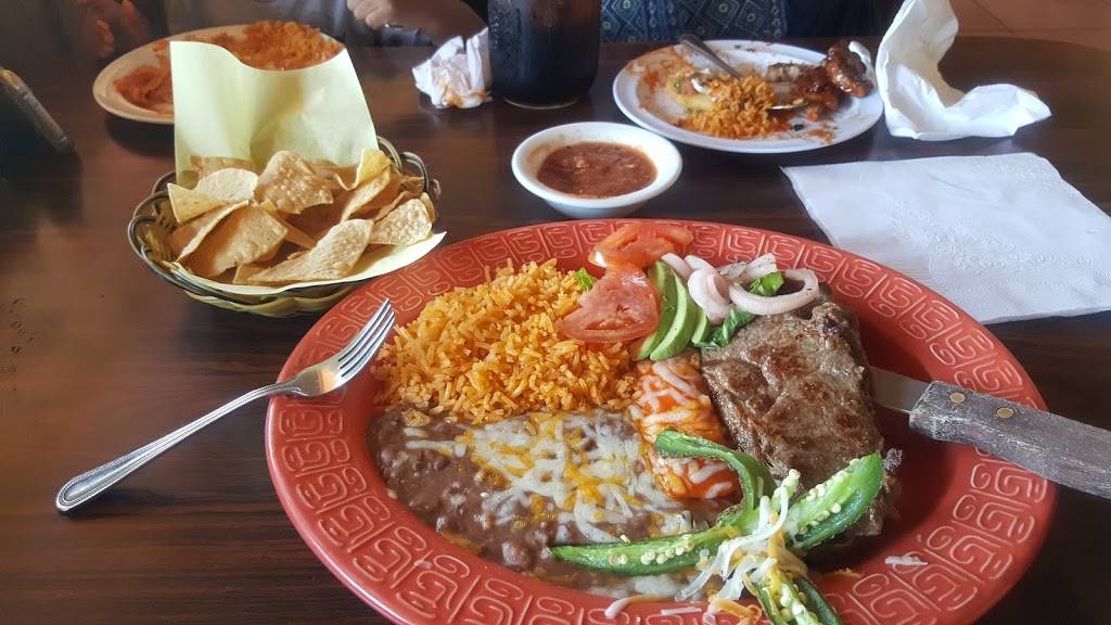 La Mina Mexican Restaurant | restaurant | 354 Oak St, Bakersfield, CA 93304, USA | 6613221087 OR +1 661-322-1087