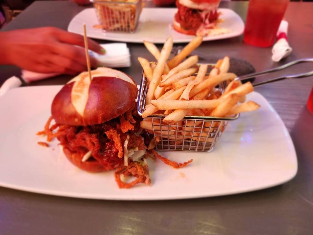 Sports & Social | restaurant | 825 Battery Ave SE #610, Atlanta, GA 30339, USA | 4049652511 OR +1 404-965-2511