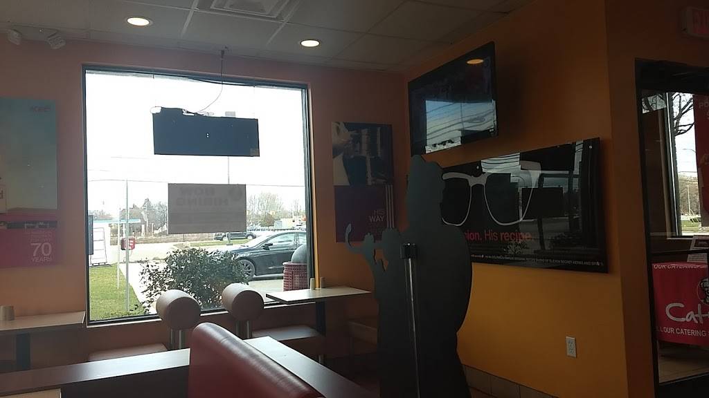 KFC | restaurant | 13485 Farmington Rd, Livonia, MI 48150, USA | 7344222140 OR +1 734-422-2140