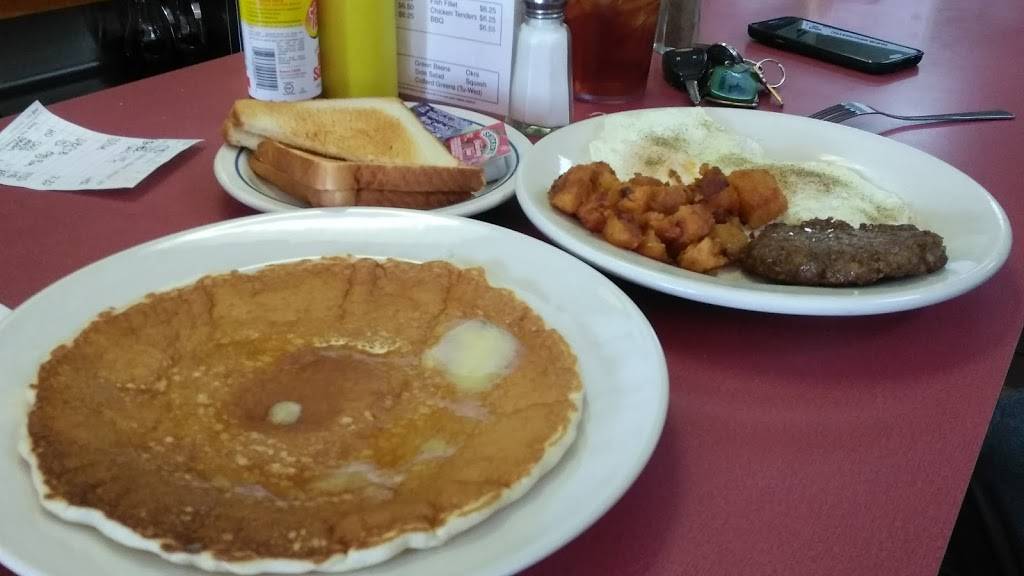 Leons Burger Express | restaurant | 407 N Main St, Mt Airy, NC 27030, USA | 3367890849 OR +1 336-789-0849