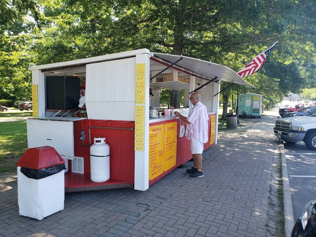 Dannys Dogs | meal takeaway | 171-181 Maine St, Brunswick, ME 04011, USA | 2074497183 OR +1 207-449-7183