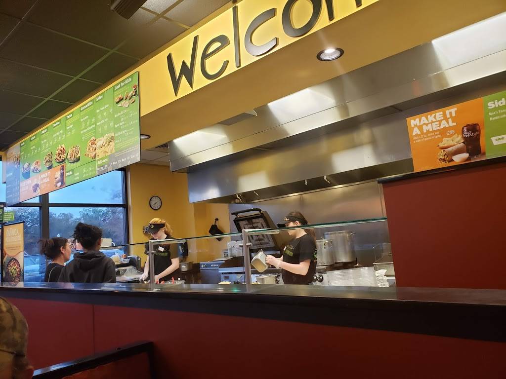 Moes Southwest Grill | restaurant | 2015 Boundary St, Beaufort, SC 29902, USA | 8433794334 OR +1 843-379-4334