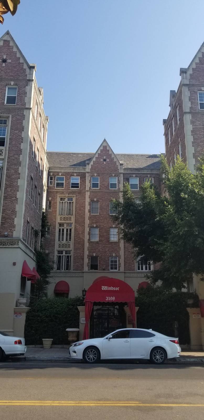 The Prince | restaurant | 3198 7th St, Los Angeles, CA 90005, USA | 2133891586 OR +1 213-389-1586