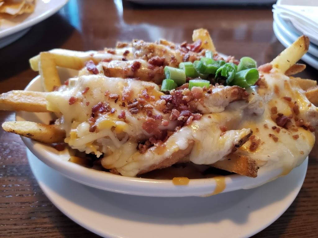 TGI Fridays | restaurant | 3060 NY-50, Saratoga Springs, NY 12866, USA | 5185814012 OR +1 518-581-4012