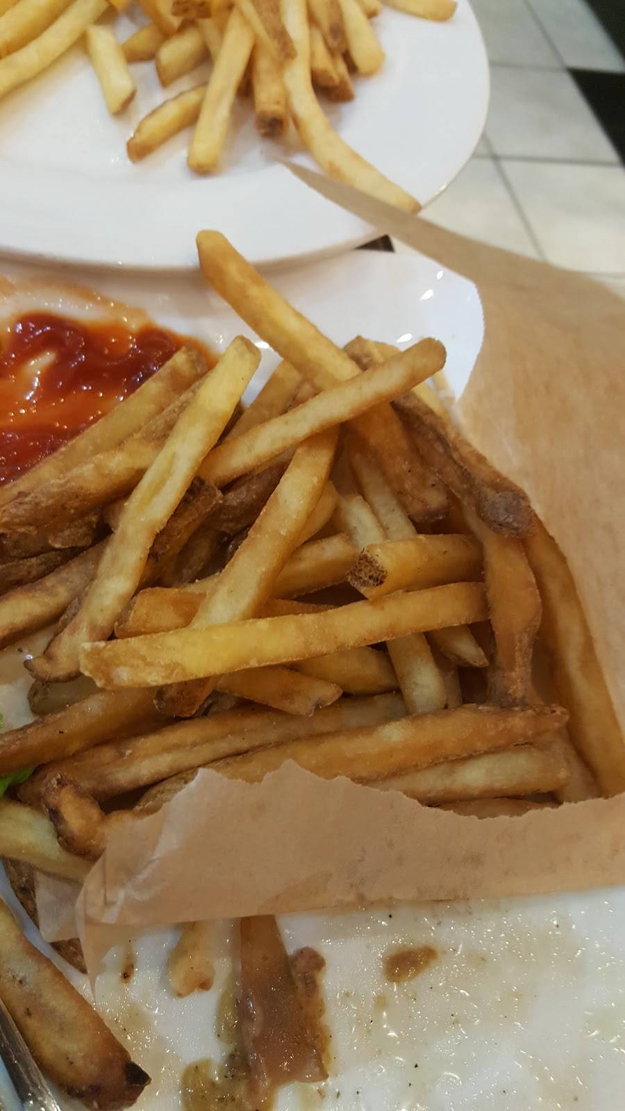 TGI Fridays | restaurant | 1 Detroit Metro Airport North Terminal, Gate 18, Detroit, MI 48242, USA | 7342476887 OR +1 734-247-6887