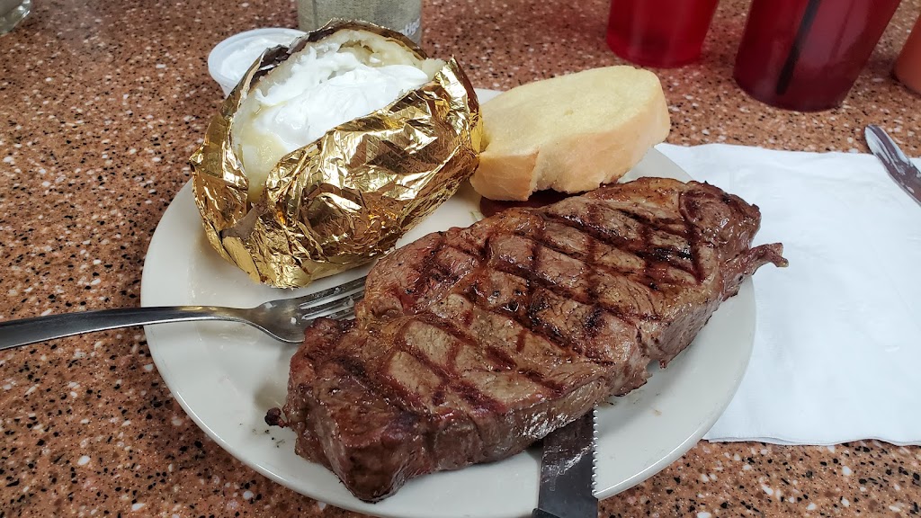 Rays Tavern | restaurant | 25 S Broadway, Green River, UT 84525, USA | 4355643511 OR +1 435-564-3511