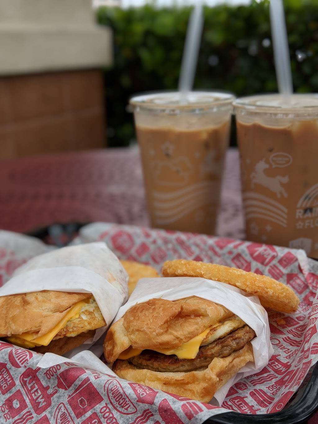 Jack in the Box | restaurant | 4289 Campus Dr, Irvine, CA 92612, USA | 9498238983 OR +1 949-823-8983